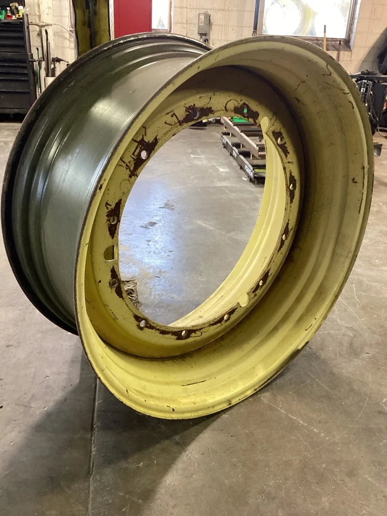 Used 20 x 46 12-32.047-30.078 Yellow Rim & Rail Wheel image 2