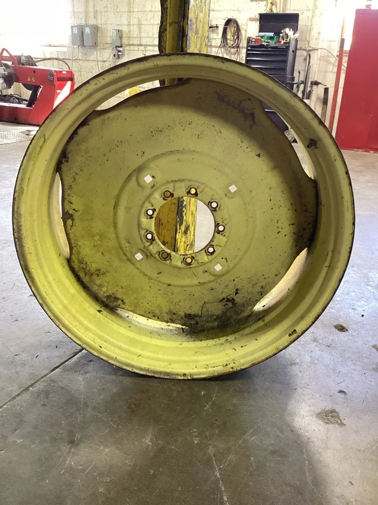 Used 14 x 38 9-9.50-7.92 Dual Yellow Wheel image 2