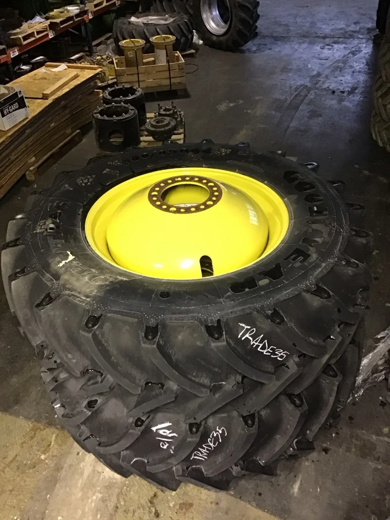 Take-Off 580/85R42 168D Goodyear Optitrac TL R-1W 95-100% on 18 x 42 20-13.189-10.50-16.18 Dolly