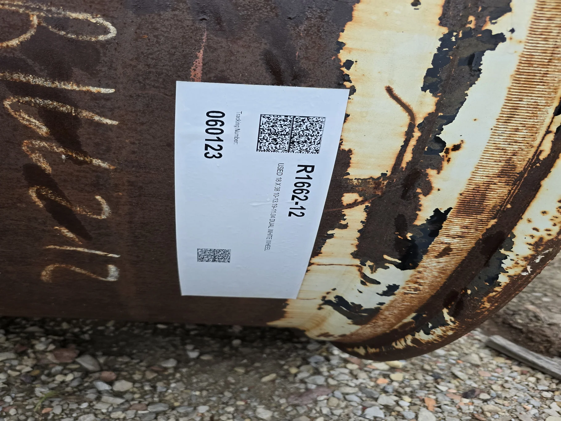USED 18 X 38 10-13.19-11.04 DUAL WHITE WHEEL