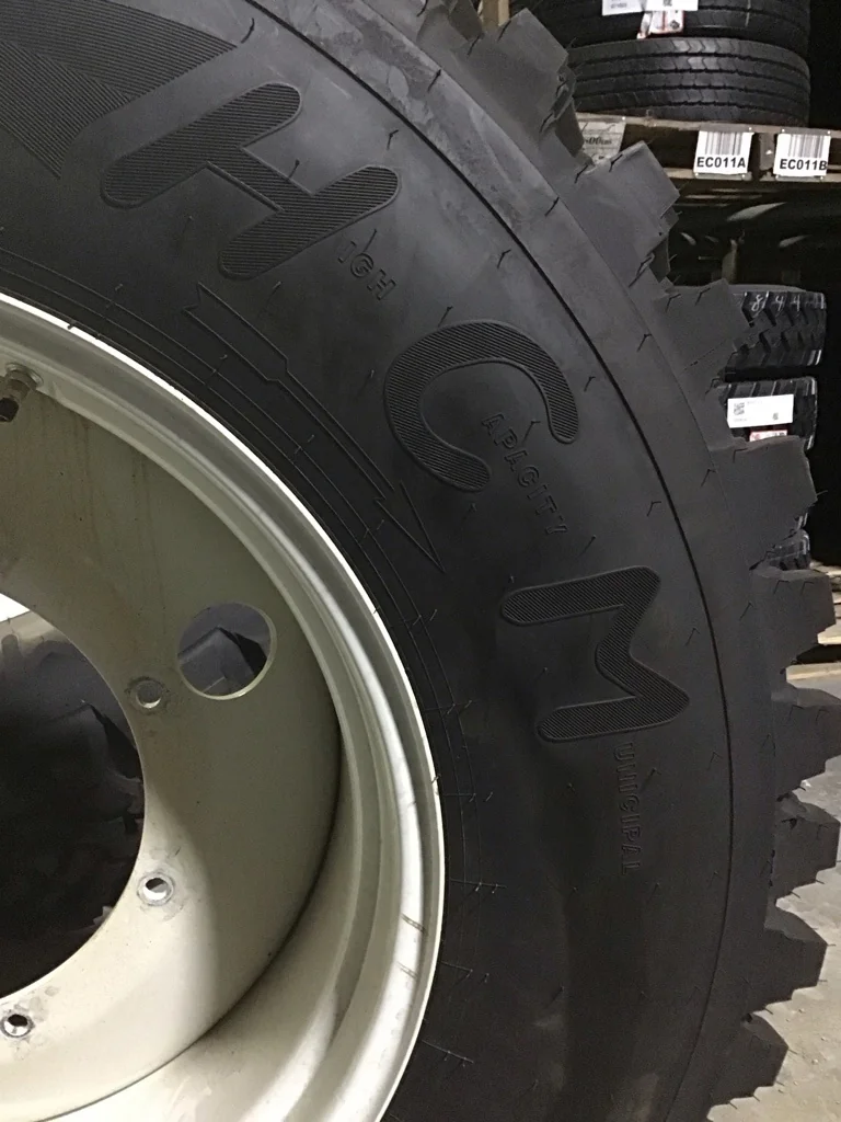 Take-Off 400/80R28 146D Mitas High CM TL Multi-Purpose 95-100% on 14 x 28 8-15.995-14.281 Solid image 3