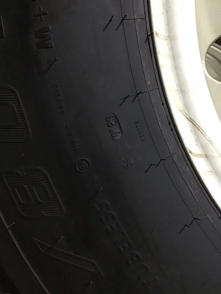 Take-Off 400/80R28 146D Mitas High CM TL Multi-Purpose 95-100% on 14 x 28 8-15.995-14.281 Solid image 5