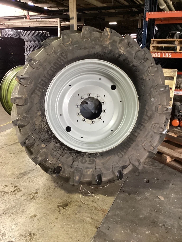 Take Off 600/65R38 153D Trelleborg TM 800 TL R-1W 95 - 100% on 18 x 38 10-13.19-11.07  Solid Grey