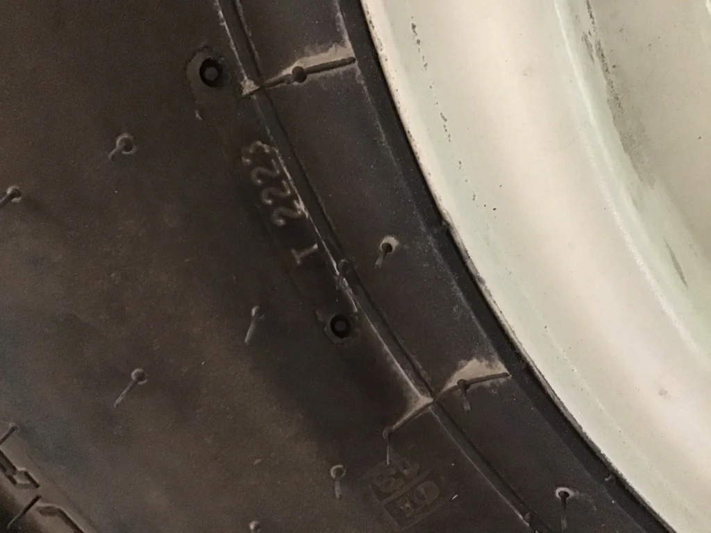 Take-Off 12.5/80-18 10 Galaxy Beefy Baby TL I-3 95-100% on 9 x 18 6-11.220-9.853 6 Clamp White Wheel image 3