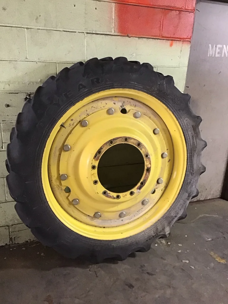 Used 320/80R42 141A8 Goodyear Super Traction DT800 TL R-1W 60-65% on 10 x 42 12-16.732-14.640 R&R