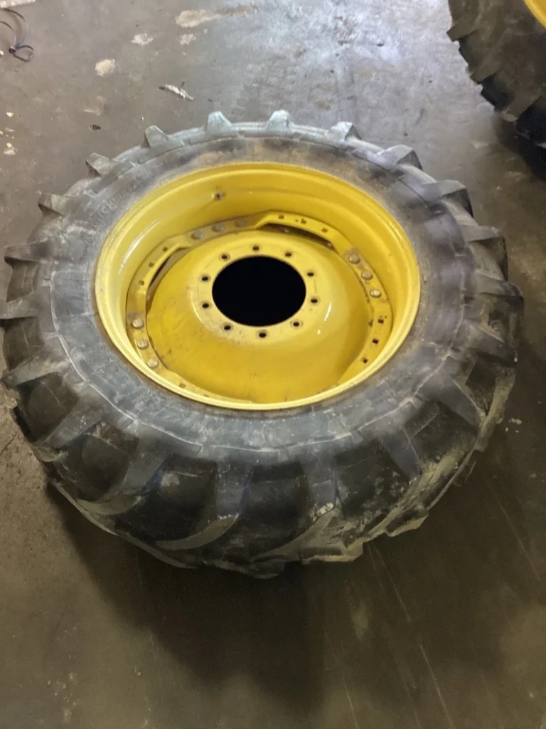 Used 420/85R34 147A8 Michelin Agribib TL R1W 45-50% On 15 x 34 10-13.19-11.07 Waffle 3B Wheel w/disc