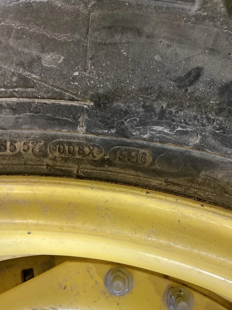Used 420/85R34 147A8 Michelin Agribib TL R1W 45-50% On 15 x 34 10-13.19-11.07 Waffle 3B Wheel w/disc image 4