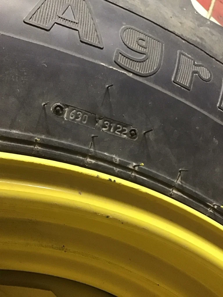 Used 16.9-30/6 Galaxy Agritrac II TL R-1 90-95% on 15 X 30 8-8-6 Waffle Yellow Wheel w/ Disc image 5