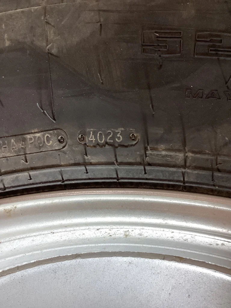 Take-Off 520/85R46 169A8 Goodyear Special Sure Grip TL R-2 95-100% on 16 x 46 Dual wheel image 4
