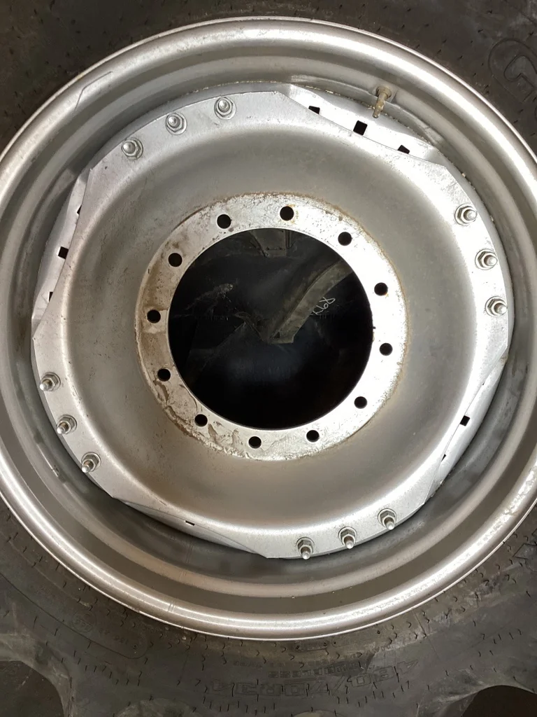 Take-Off 480/70R34 155A8 Goodyear SSG T08 TL R-2 95-100% On 15 x 34 12-16.732-14.640 Waffle w/ Disc image 3