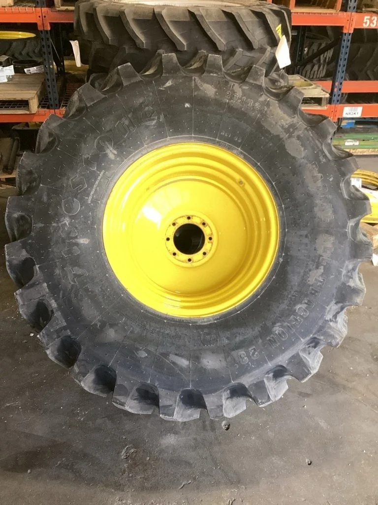 Take-Off 23.1R26 166B Firestone RAT 23 TL R-1 95-100% On 20 x 26 (8-8-6) JD Combine Wheel