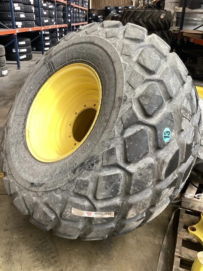 Take-Off 28L-26 16PLY Goodyear All Weather TL R-3 95-100% On 25 x 26 (10-13.19-11.07) Grain Cart image 2