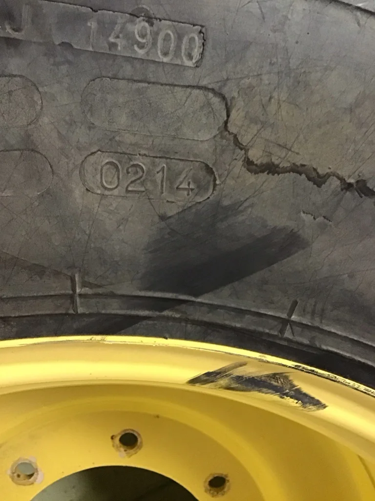 Used 400/80R24 149A8 Nokian TRI 2 TL Multi Use 75-80% on 12 x 24 8-10.82-8.78 Solid Yellow Wheel image 3