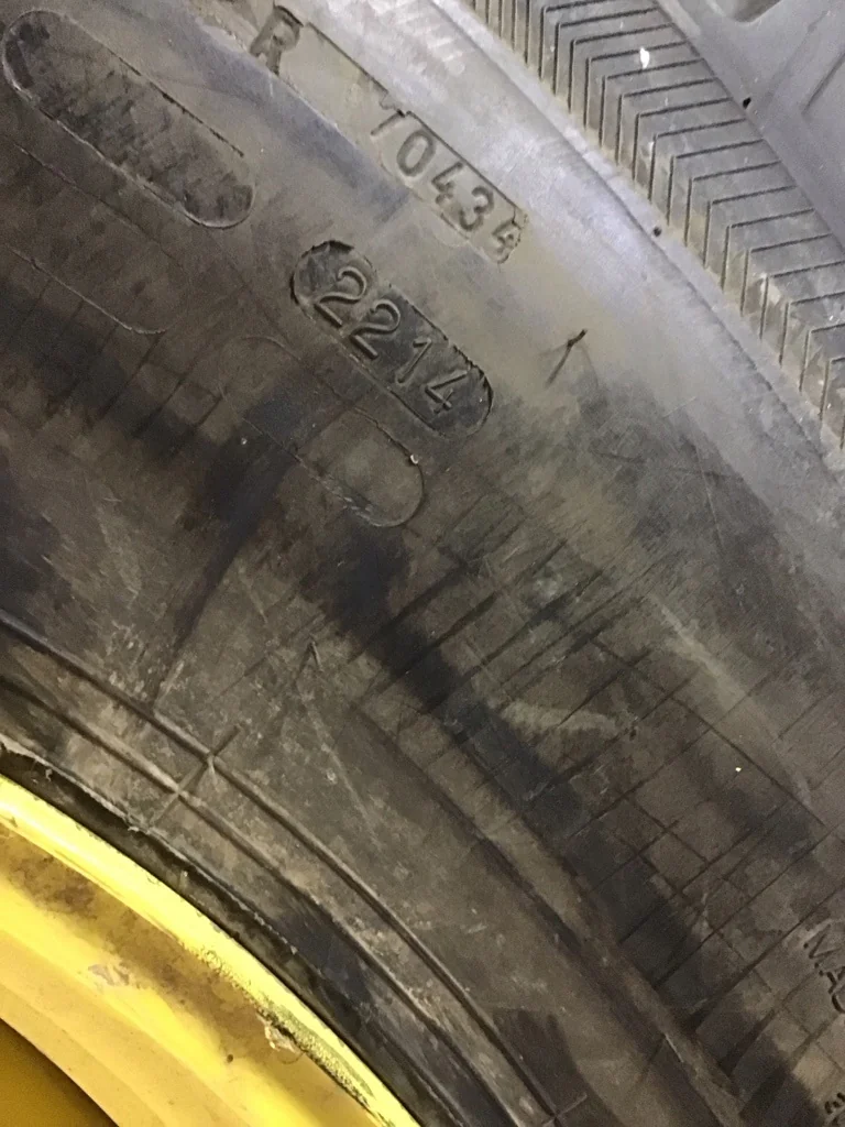 Used 480/80R34 164A8 Nokian TRI 2 TL Multi Use 80-85% on 15 x 34 8-8-6 Solid Yellow Wheel (Assembly) image 3