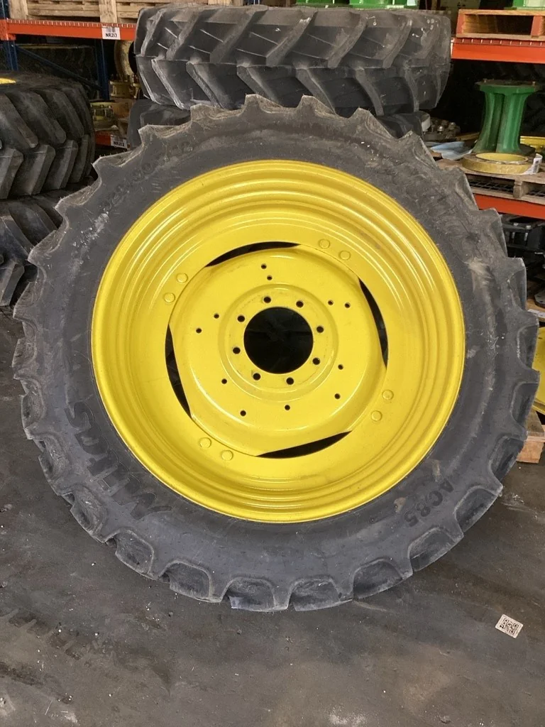 Take-Off 320/90R42 151A8 Mitas AC85 TL R-1W 95-100% On 10 x 42 (8-10.82-8.78) JD 4/2 Rail/Disc