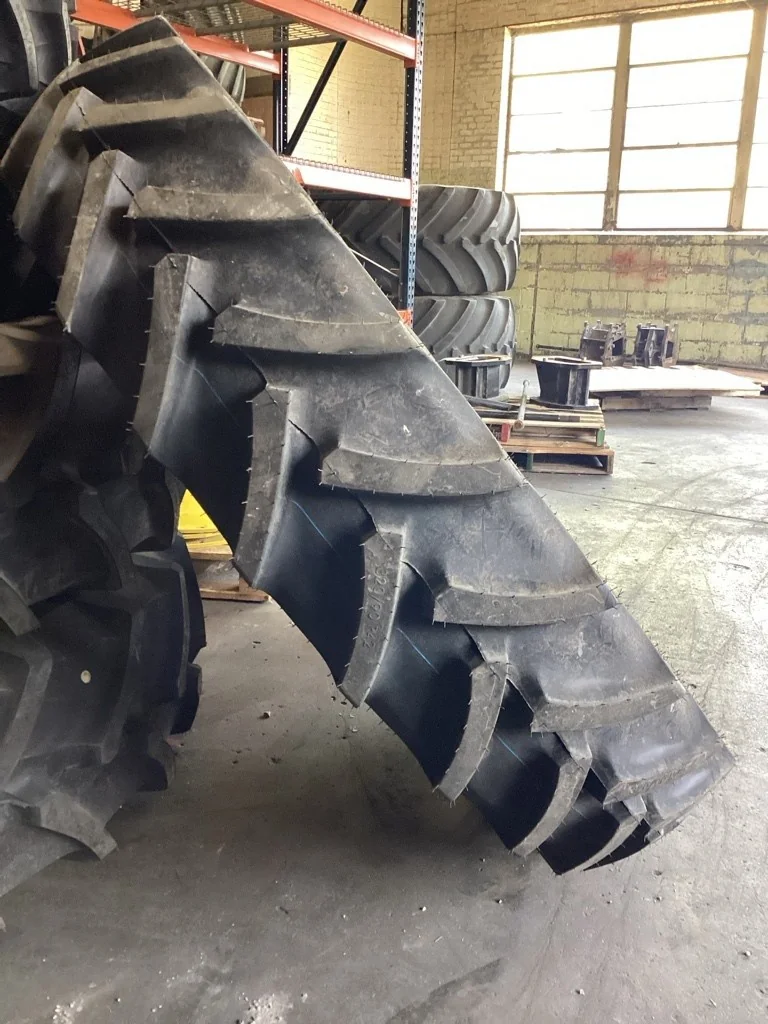 Take-Off 320/90R42 151A8 Mitas AC85 TL R-1W 95-100% On 10 x 42 (8-10.82-8.78) JD 4/2 Rail/Disc image 3