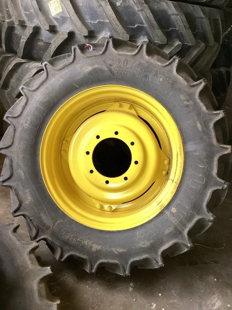 Take-Off 320/85R28 124A8 Mitas AC85 TL R-1W 95-100% On 10 x 28 (8-10.82-8.78) JD 4/2 Rail/Disc