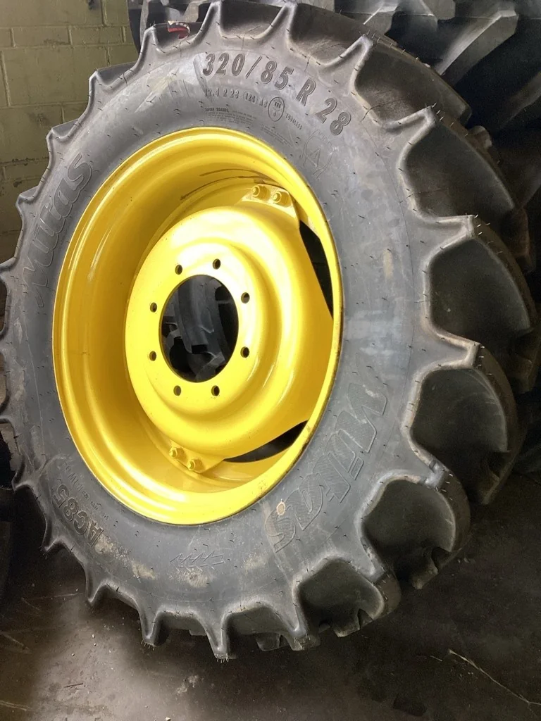 Take-Off 320/85R28 124A8 Mitas AC85 TL R-1W 95-100% On 10 x 28 (8-10.82-8.78) JD 4/2 Rail/Disc image 2