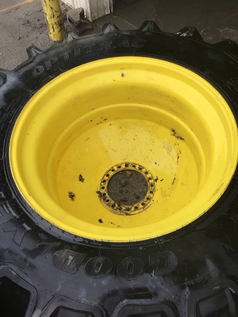 Used 520/85R42 157D Goodyear Optitrac TL R-1W 90-95% On 18 x 42 (20-13.189-11.07-15.56IN)Inside DD
