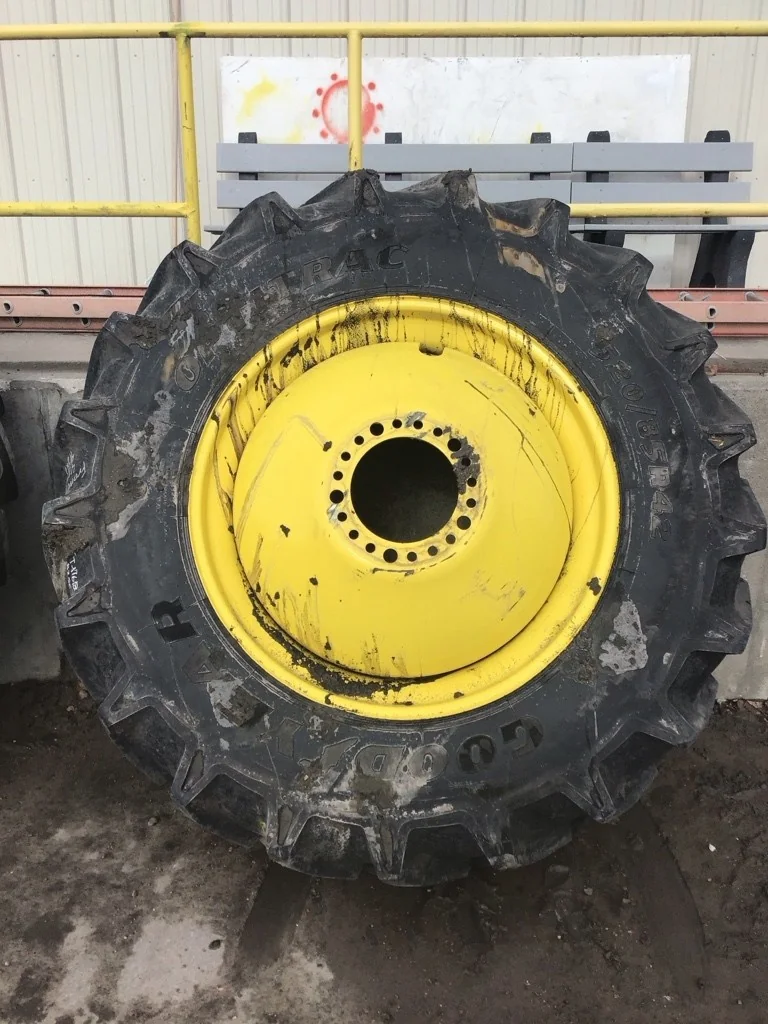 Used 520/85R42 157D Goodyear Optitrac TL R-1W 90-95% On 18 x 42 (20-13.19-10.50) Outside DD image 2