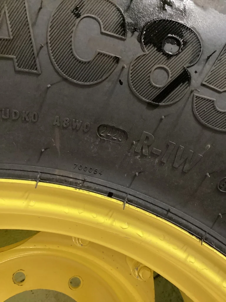Take-Off 380/85R24 131B Mitas AC85 TL R-1W 95-100% on 12 x 24 8-10.82-8.78 4/2 Clamp Yellow Wheel w/ image 4