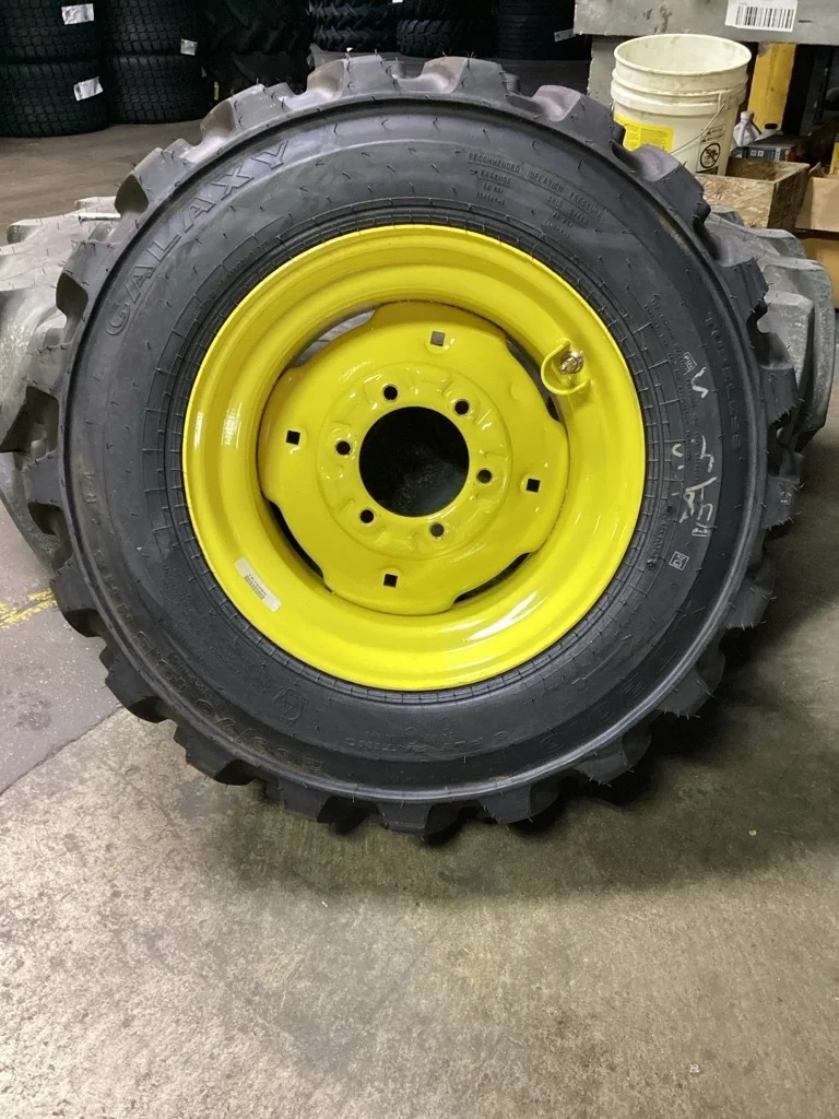 Take-Off 260/70-16.5 6Ply Galaxy XD2010 TL R-4 95-100% On 8 x 16.5 (6-6-4.62) Titan Implement Wheel