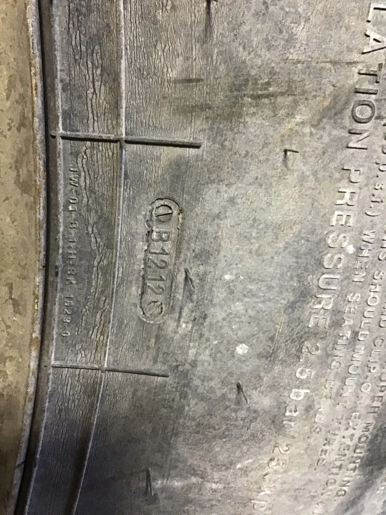 Used 520/85R46 158A8 BKT RT 855 TL R-1W 60-65% on 16 x 46 10-13.19-11.07 Dual Case Silver Wheel image 4