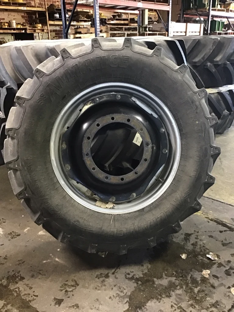 Used 420/85R34 142A8 Alliance Farm Pro II TL R-1W 55-60% on 13 x 34 12-16.732-14.620 Waffle 2 Bolt