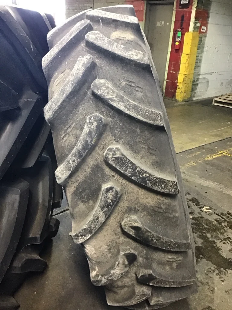 Used 420/85R34 142A8 Alliance Farm Pro II TL R-1W 55-60% on 13 x 34 12-16.732-14.620 Waffle 2 Bolt image 3