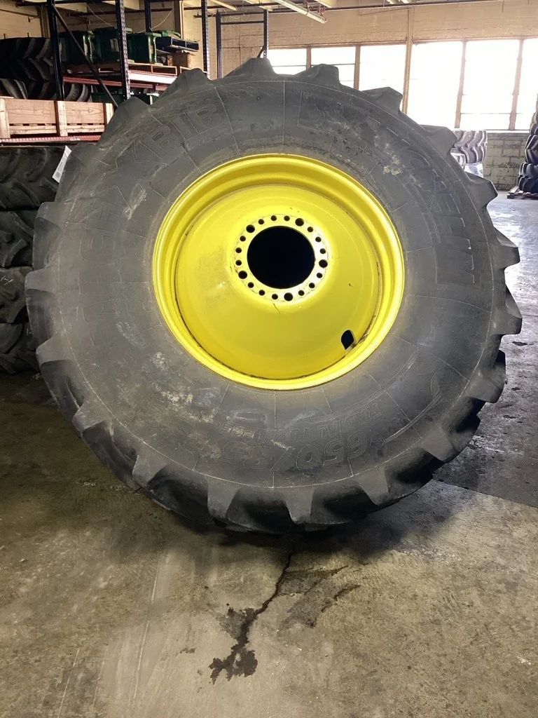 Used 650/85R38 173D Michelin MachXbib TL R-1W 90-95% On 23 x 38 (20-13.19-10.50) JD DD Wheel