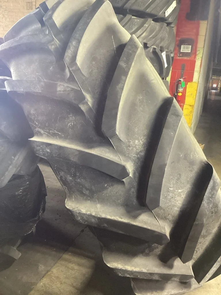 Used 650/85R38 173D Michelin MachXbib TL R-1W 90-95% On 23 x 38 (20-13.19-10.50) JD DD Wheel image 3