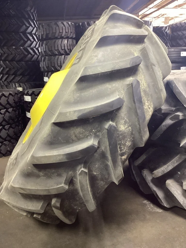 Used 650/85R38 173D Michelin MachXbib TL R-1W 90-95% On 23 x 38 (20-13.19-11.07) JD DD Wheel image 3