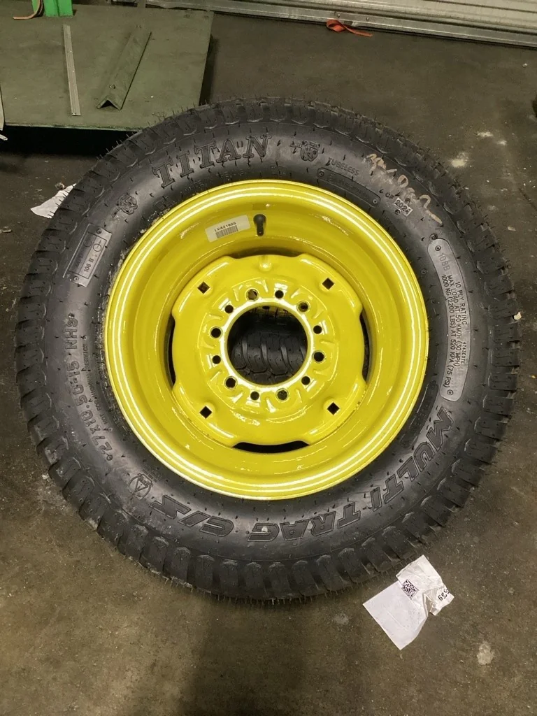 Take-Off 27x10.50-15 108B Titan Multi Trac C/S TL HF-1 95-100% On 8 x 15 (6-6-4.62) Implement Wheel
