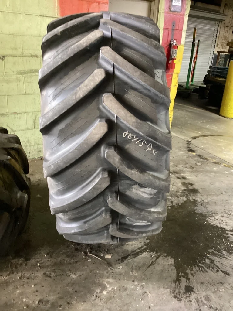 Take-Off 750/65R26 169B Firestone Maxi Traction TL R-1W 95-100% on 25 x 26 8-10.82-8.78 Combine image 2