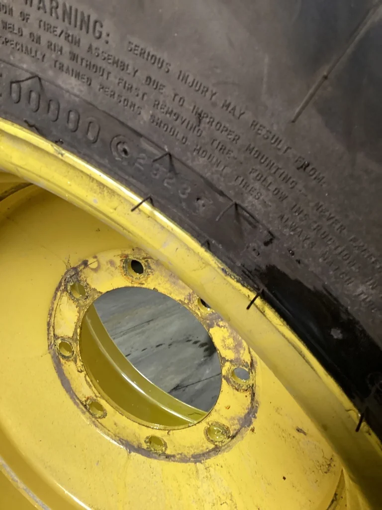 Take-Off 750/65R26 169B Firestone Maxi Traction TL R-1W 95-100% on 25 x 26 8-10.82-8.78 Combine image 3