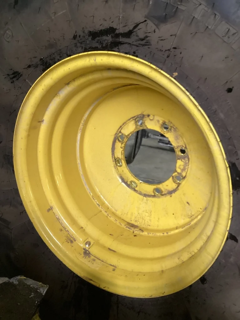 Take-Off 750/65R26 169B Firestone Maxi Traction TL R-1W 95-100% on 25 x 26 8-10.82-8.78 Combine image 4