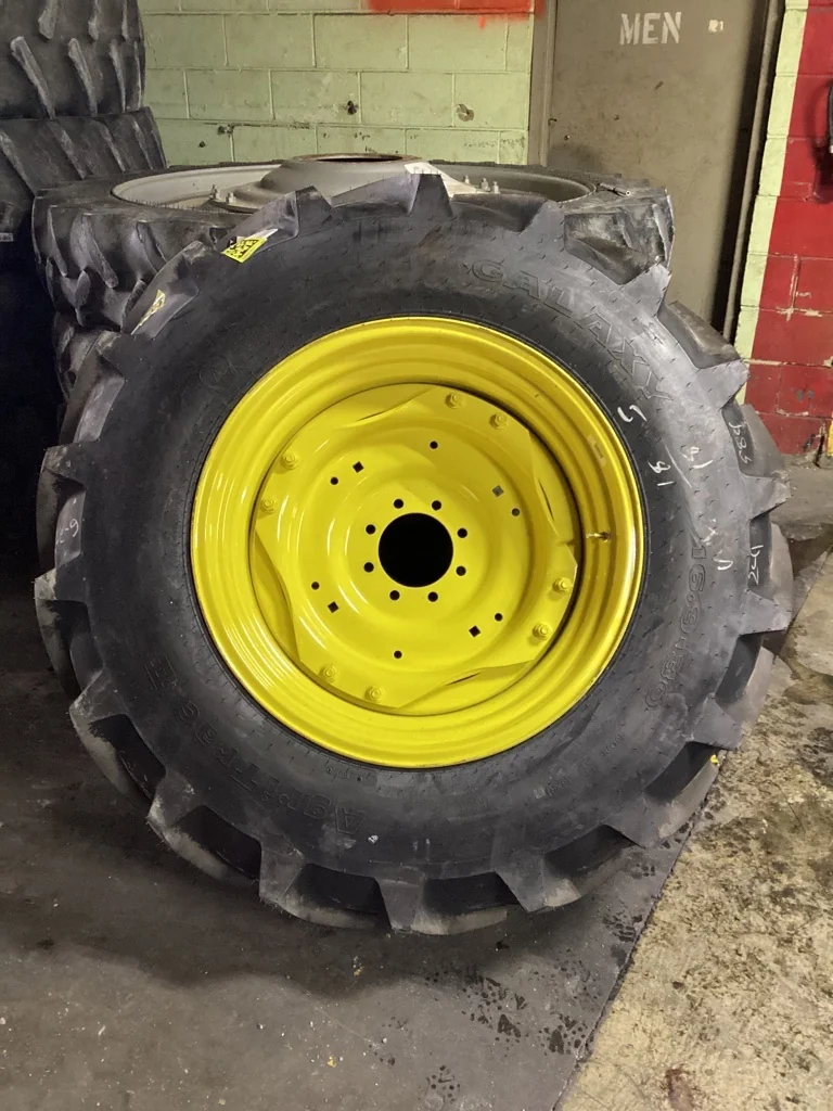 Take-Off 16.9-30 130A6 Galaxy Agri Trac ll TL R-1 95-100% On 15 x 30 8-8-6 4/2 Rail Yellow Wheel w/