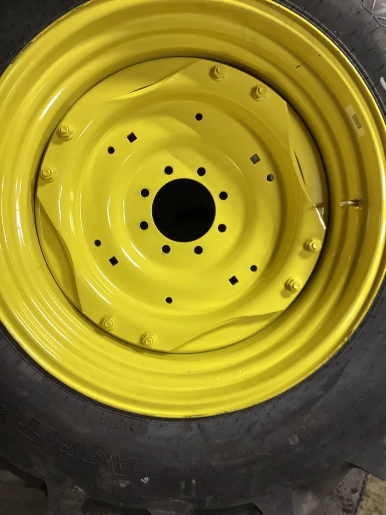 Take-Off 16.9-30 130A6 Galaxy Agri Trac ll TL R-1 95-100% On 15 x 30 8-8-6 4/2 Rail Yellow Wheel w/ image 4