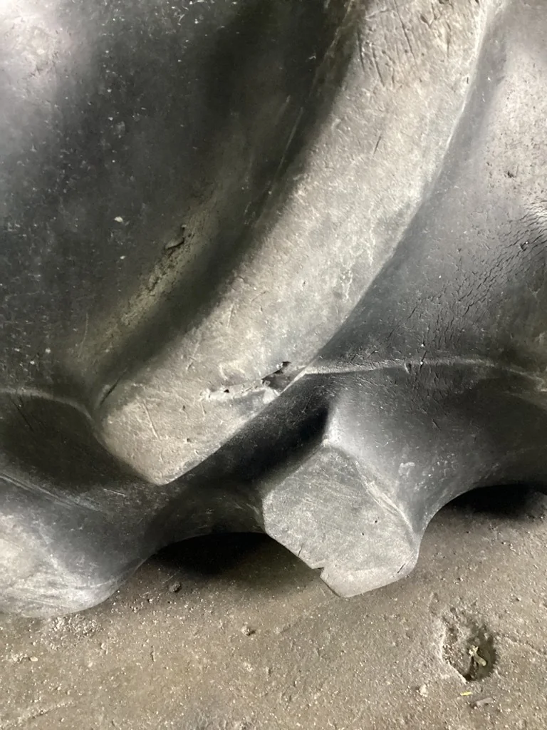Used 9.5-24 6 ply Titan Hi-Traction Lug TL R-1 50-55% on 8 x 24 6 Clamp Wheel & Disc (8-10.82-8.78) image 3