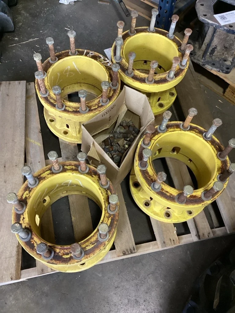 10” JD Hub Extension. Missing 2 bolts (5 & 1/8”) (10-13.19-11.07)
