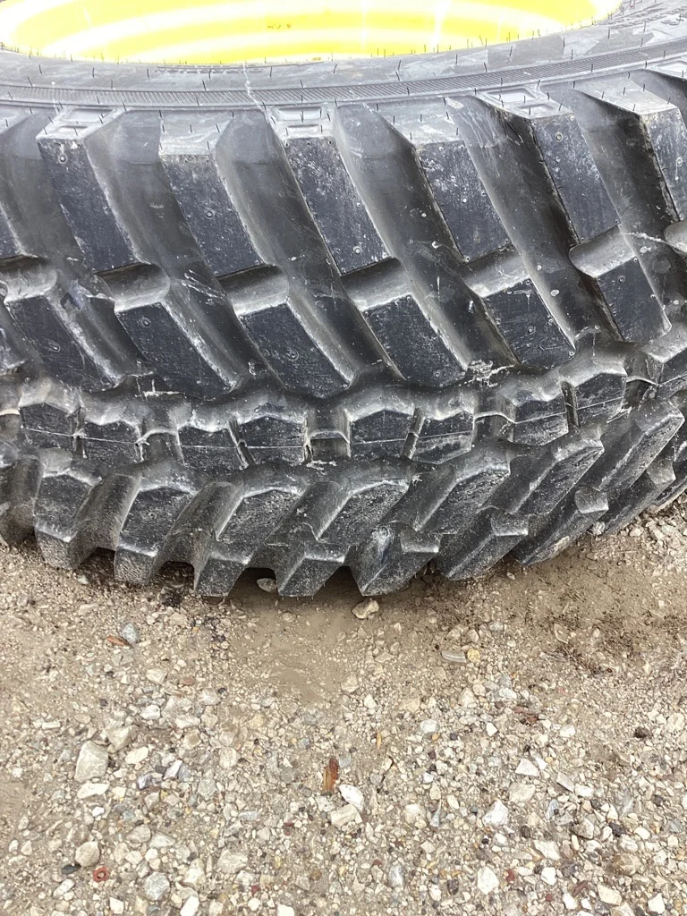 Take-Off 650/65R38 170D Alliance Multi Use 550 TL R-4 95-100% on 20 x 38 12-15.748-13.829 Sprayer image 2