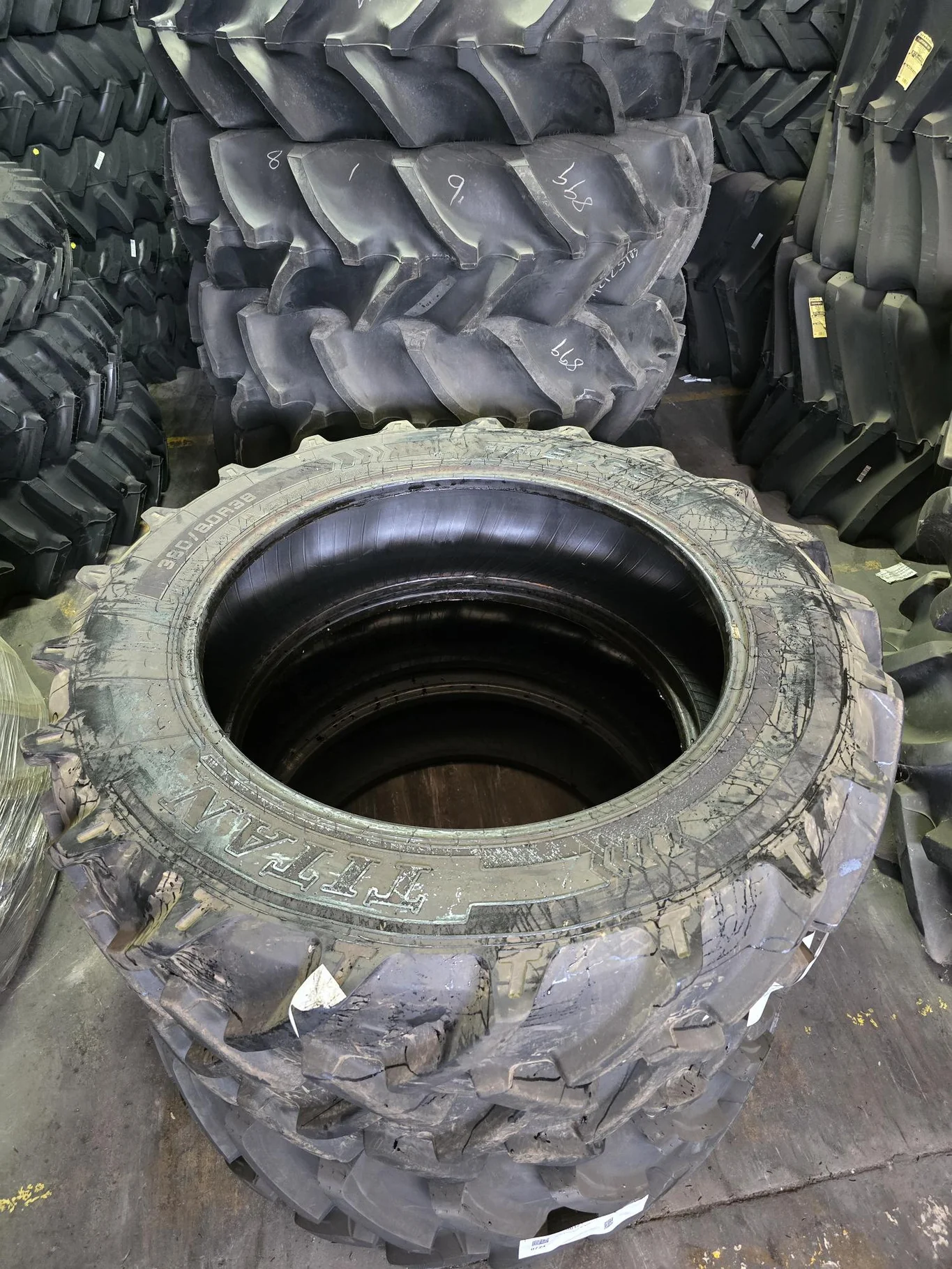 Used 380/80R38 142D Titan Agra Edge TL R-1W 80-85% image 2