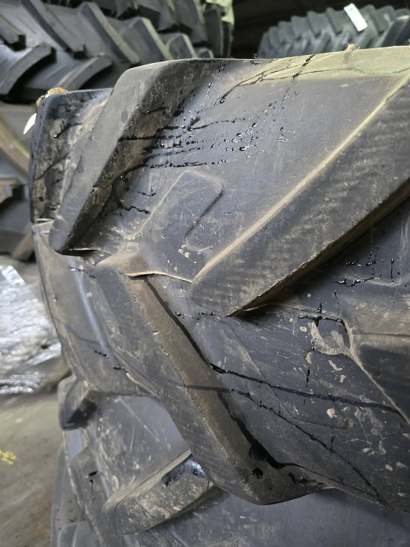 Used 380/80R38 142D Titan Agra Edge TL R-1W 80-85% image 3