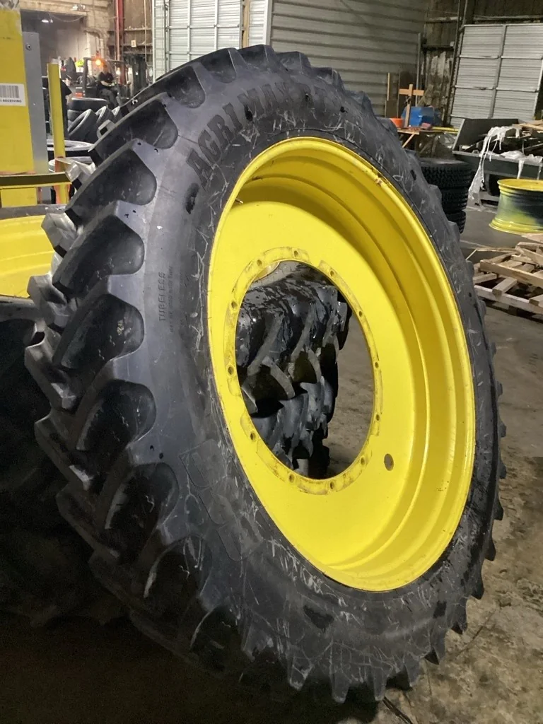 Used 380/90R54 158A8 BKT Agri Max RT945 TL R-1W 75-80% On 12 x 54 (12-32.047-30.078) Rim & Rail Whee image 2