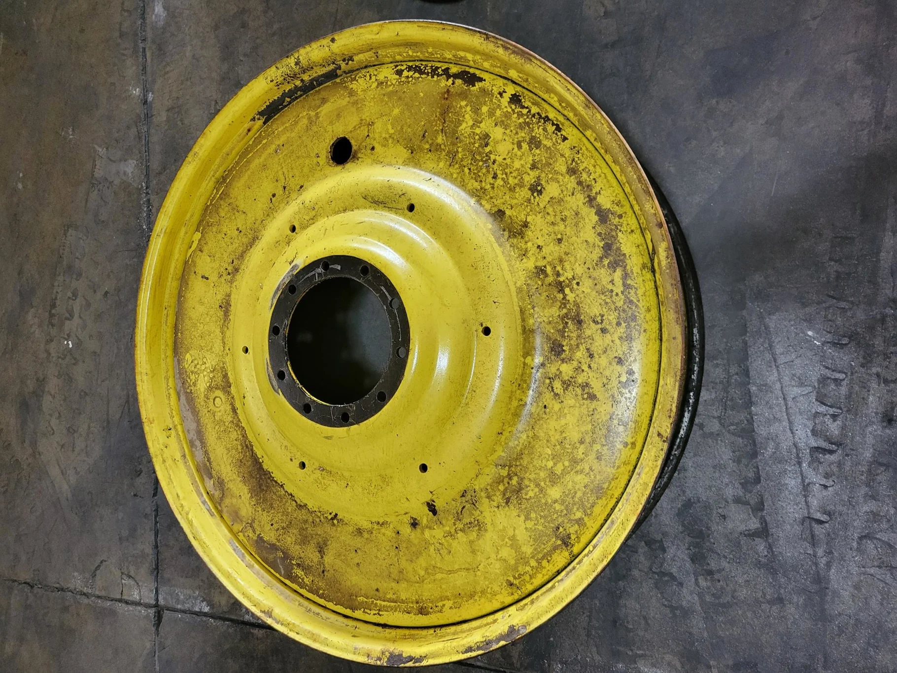 Used 12 x 54 Titan (10-13.19-11.07) Dual Wheel (Mild Rust)
