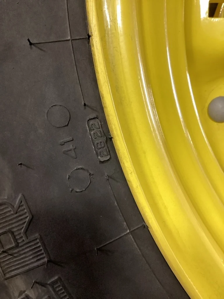 Used 420/85R30 140D Firestone Performer 85 Extra TL R-1W 85-90% On 15 x 30 (10-13.19-11.07) Waffle image 5