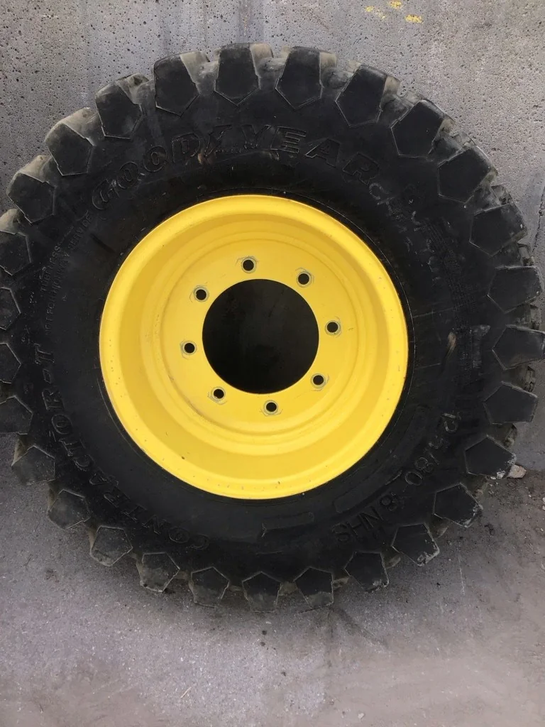 Used 12.5/80-18 6Ply Goodyear Contractor-T TL R-4 75-80% On 9 x 18 (8-10.82-8.78) Implement Wheel image 2
