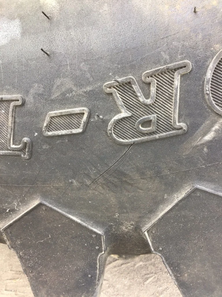 Used 12.5/80-18 6Ply Goodyear Contractor-T TL R-4 75-80% On 9 x 18 (8-10.82-8.78) Implement Wheel image 7