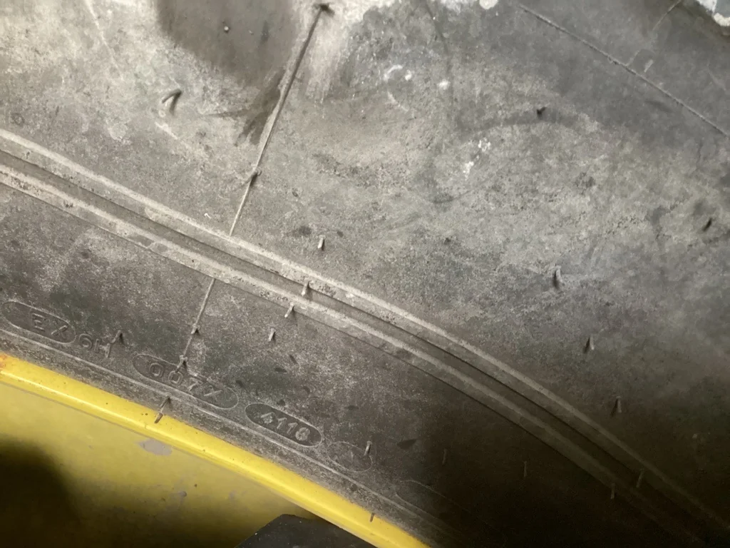 Used 480/80R50 159A8 Michelin Agribib 2 TL R-1W 70-75% On 15 x 50 10-13.19-11.07 Dual Yellow Wheel image 4