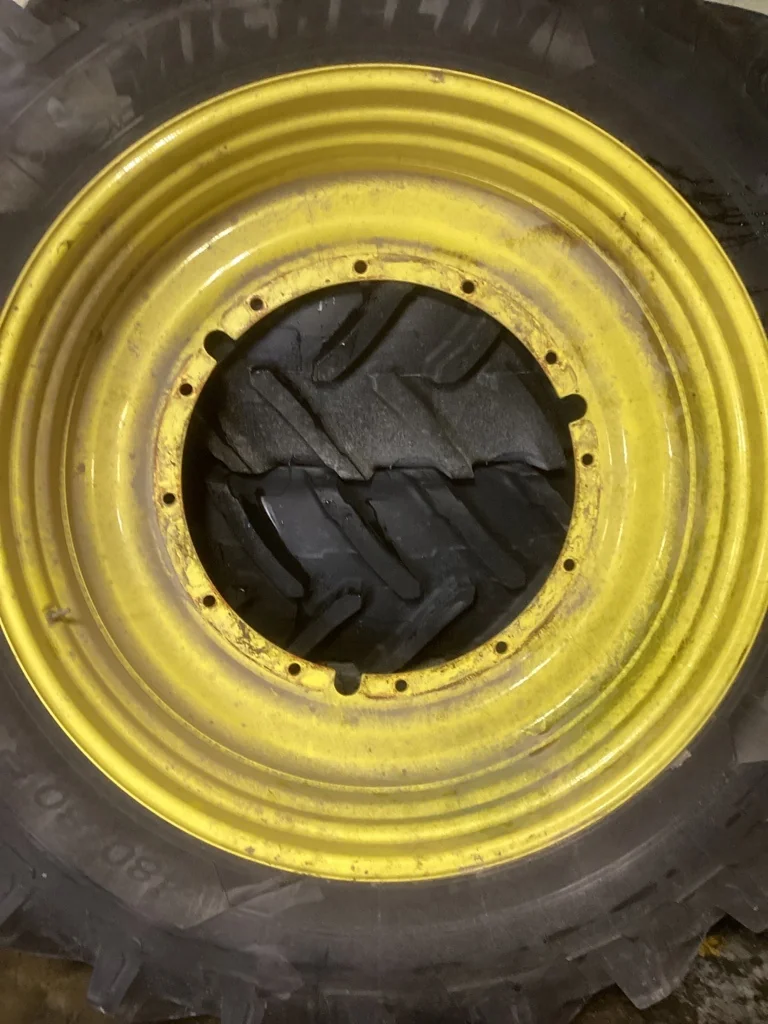 Used 480/80R50 159A8 Michelin Agribib 2 TL R-1W 70-75% On 15 x 50 12-32.047-30.078 R&R Yellow Wheel image 3
